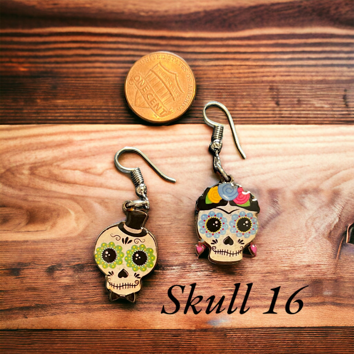 Skull Earrings- wood handmade - Aretes de madera - Calavera