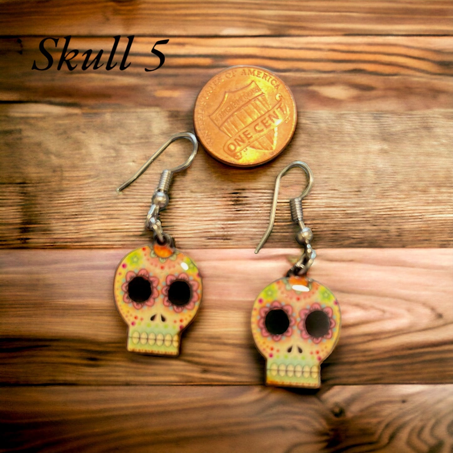 Skull Earrings- wood handmade - Aretes de madera - Calavera