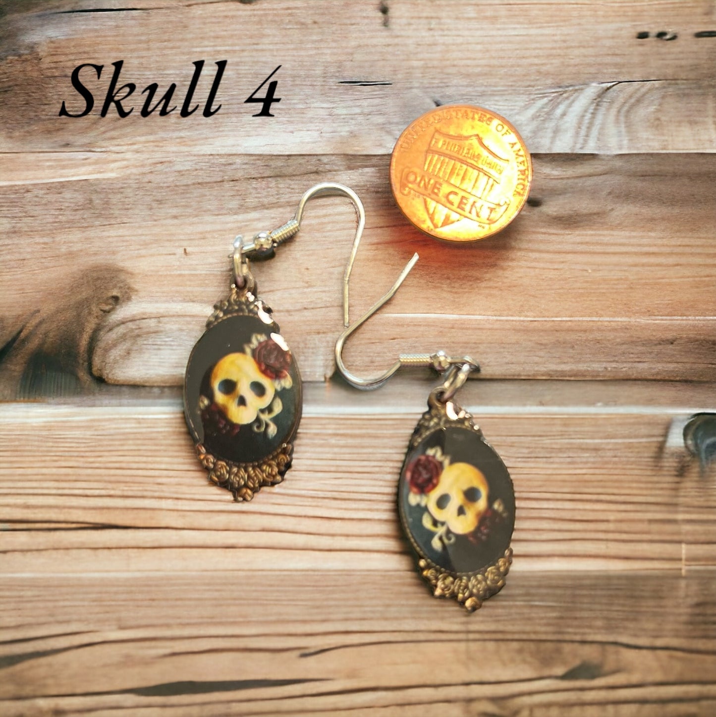 Skull Earrings- wood handmade - Aretes de madera - Calavera