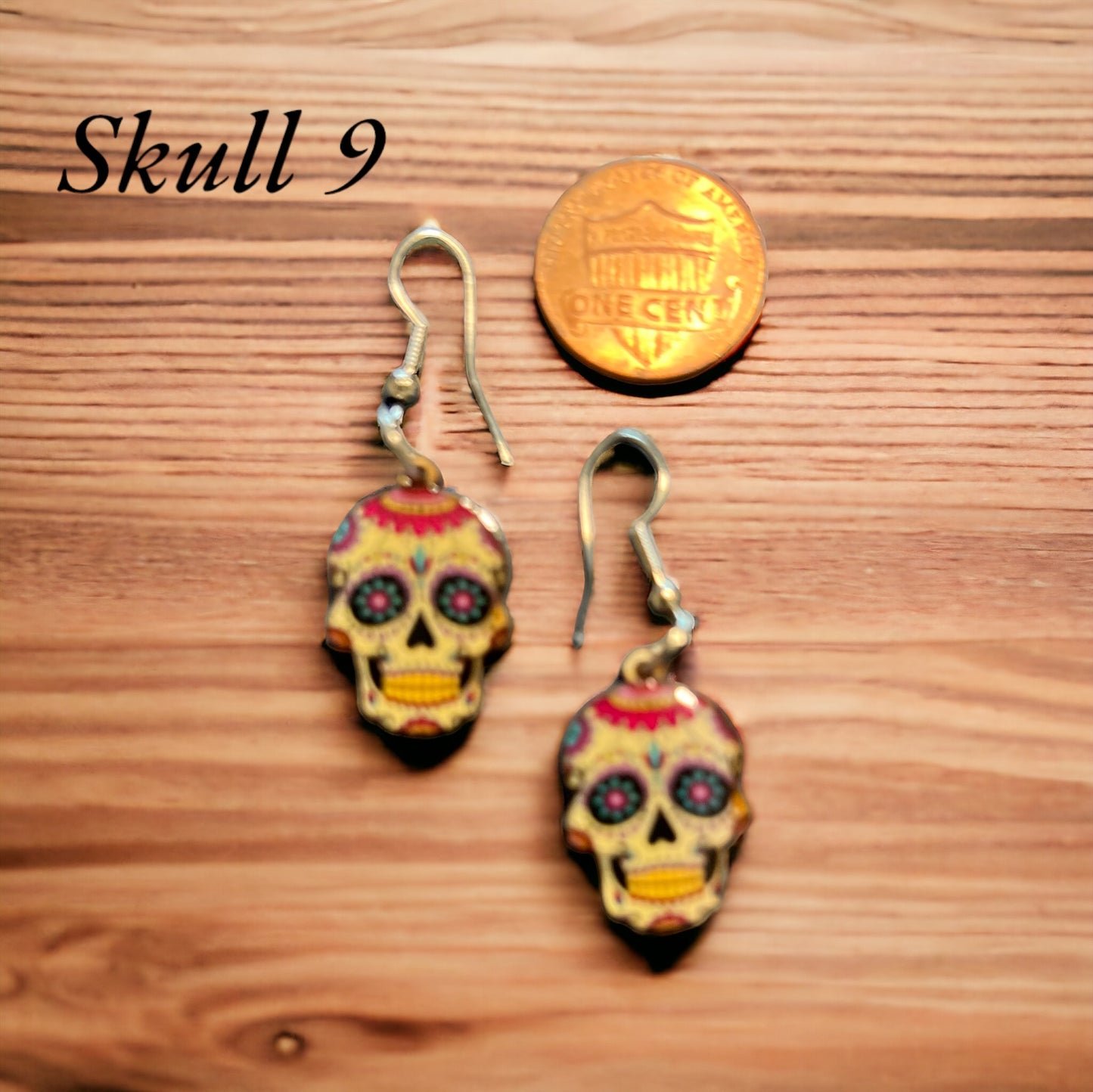 Skull Earrings- wood handmade - Aretes de madera - Calavera