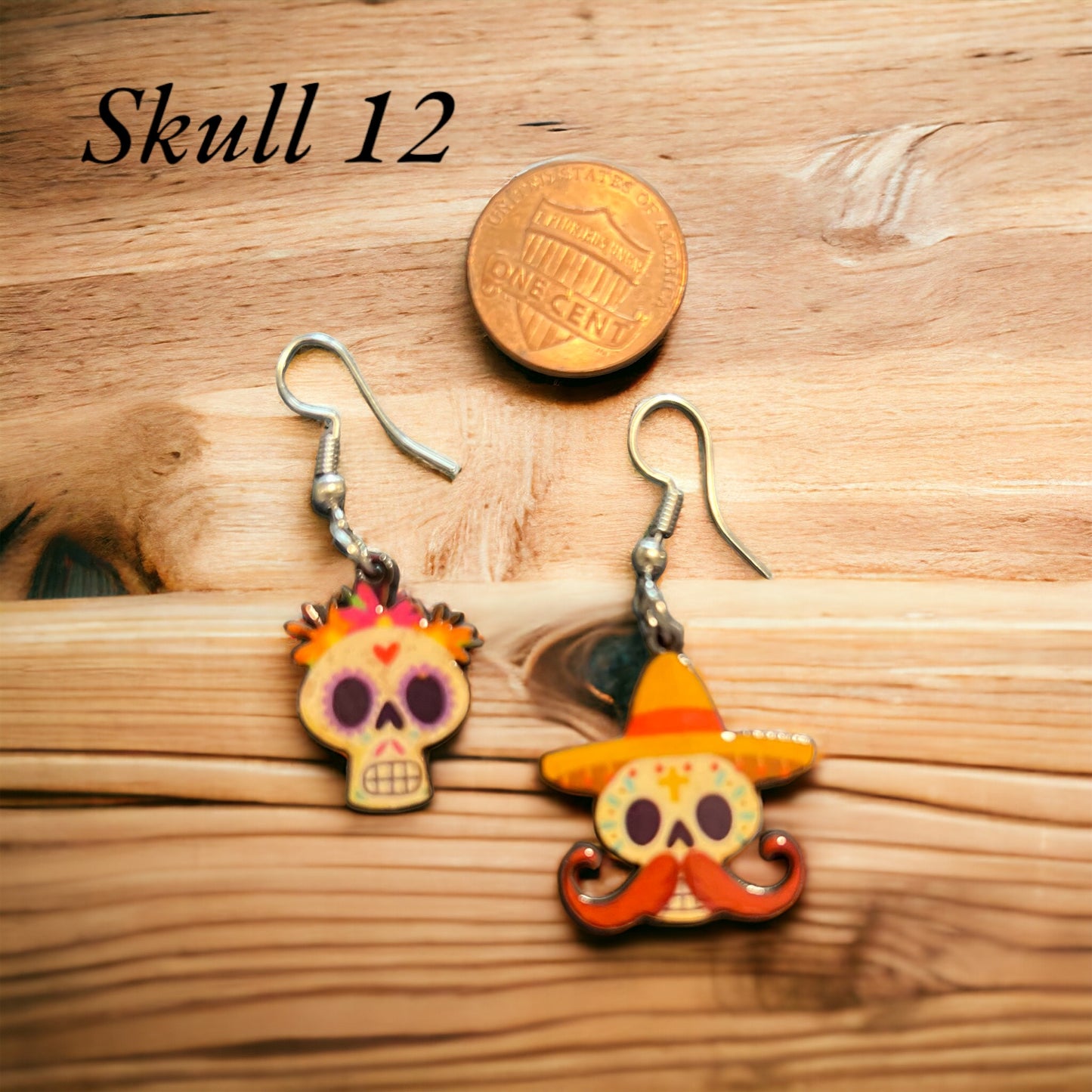 Skull Earrings- wood handmade - Aretes de madera - Calavera