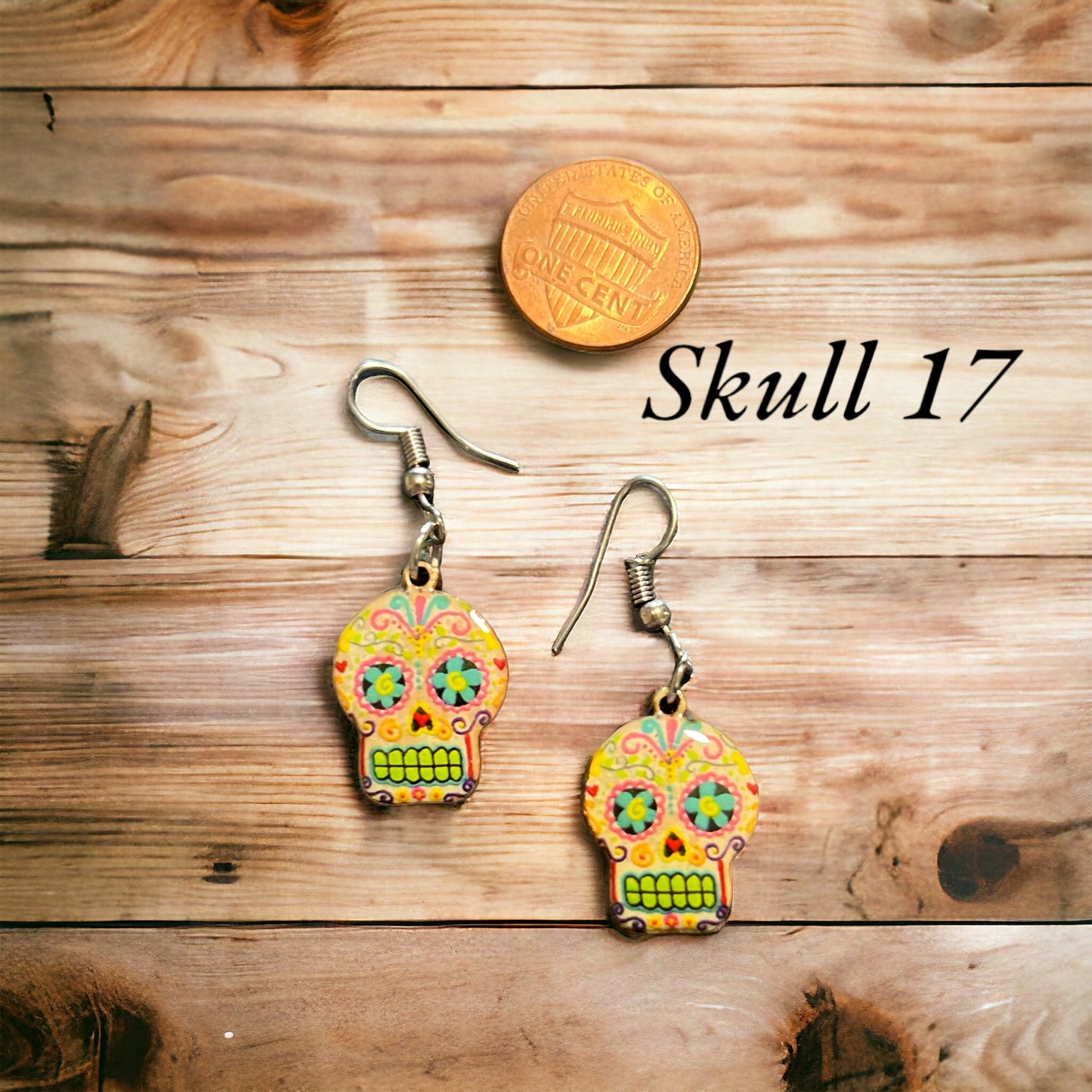 Skull Earrings- wood handmade - Aretes de madera - Calavera